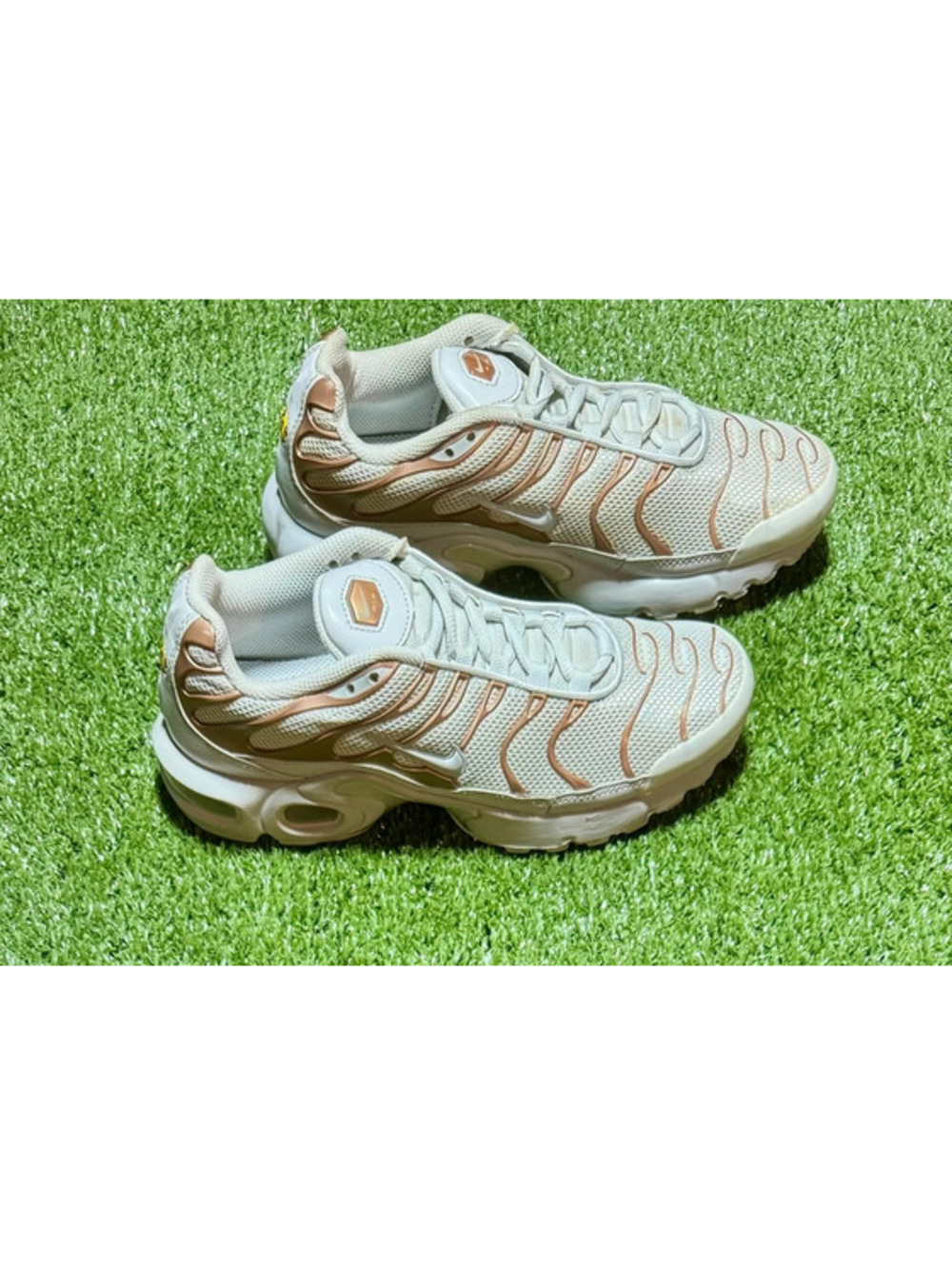 Nike Air Max Plus TN White / Rose Gold Size 5.5Y / Women’s 7